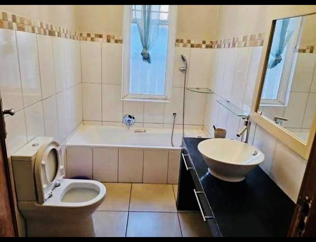 2 BEDROOM PROPERTY TO RENT IN KENSINGTON